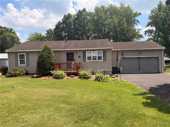 5716 Williamson Pkwy, Cicero, NY 13039