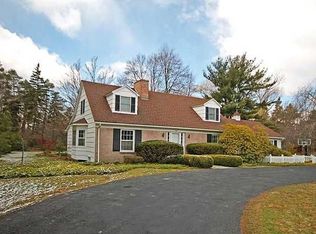 1 Edward Dr, Orchard Park, NY 14127