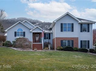 32 Banbury Ct, Waynesville, NC 28786