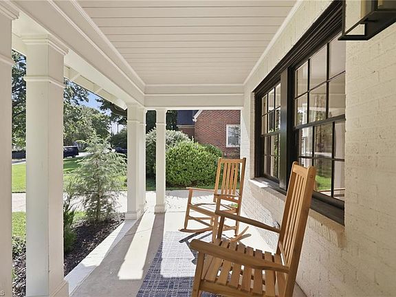 5th image of 813 Arbordale Ave