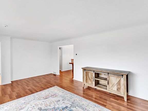 2nd image of 146 McCoy Place Rd