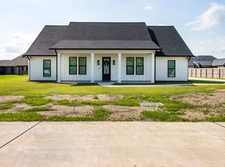 265 Bouverans Cir, Lockport, LA 70374