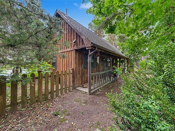 3rd image of 10985 Griswold Rd
