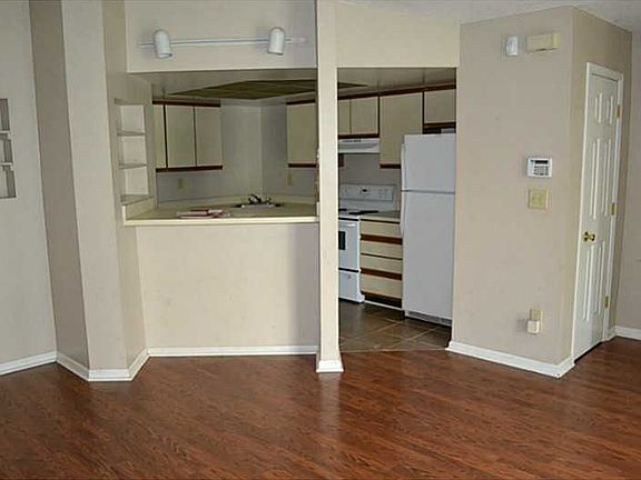 4th image of 1733 Rock Bridge Mews #B