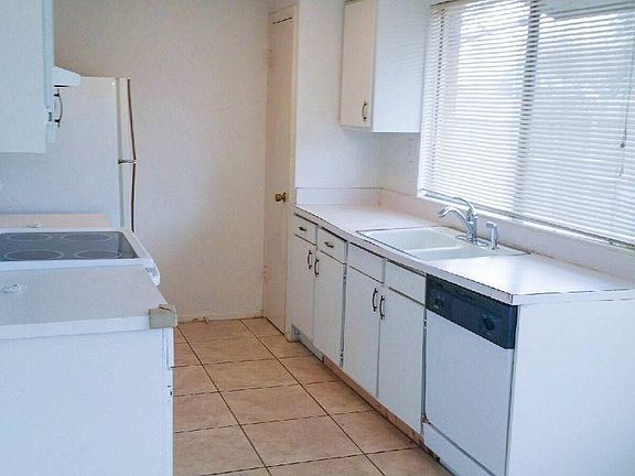 5th image of 7925 Shannon Ln