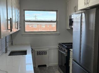 81-23 268th St, New Hyde Park, NY 11040