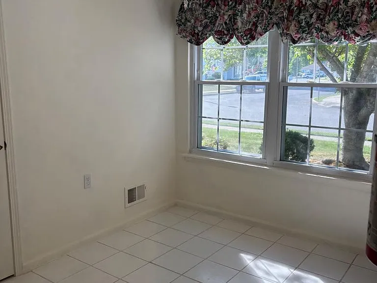 2 Elm Ct — Photo 4