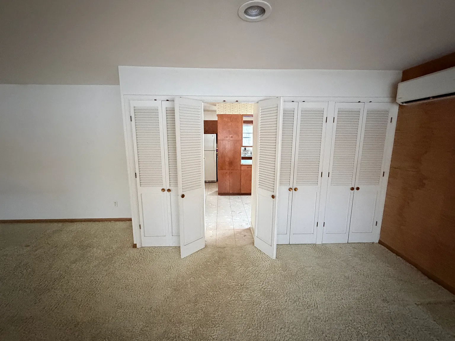 208 Southridge Rd — Photo 4