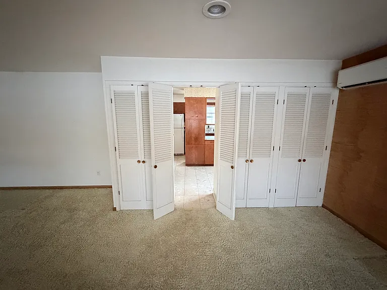 208 Southridge Rd — Photo 4