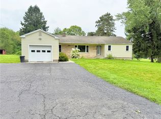 555 Mercer New Wilmington Rd, Mercer, PA 16137
