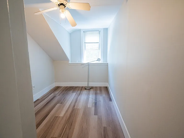 977 Riverside Dr #B — Photo 11