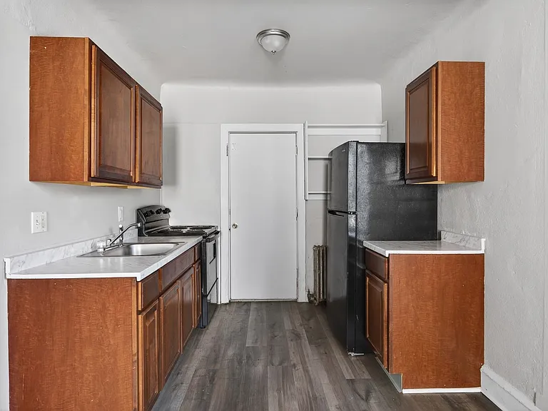 332 W Washington St — Photo 2