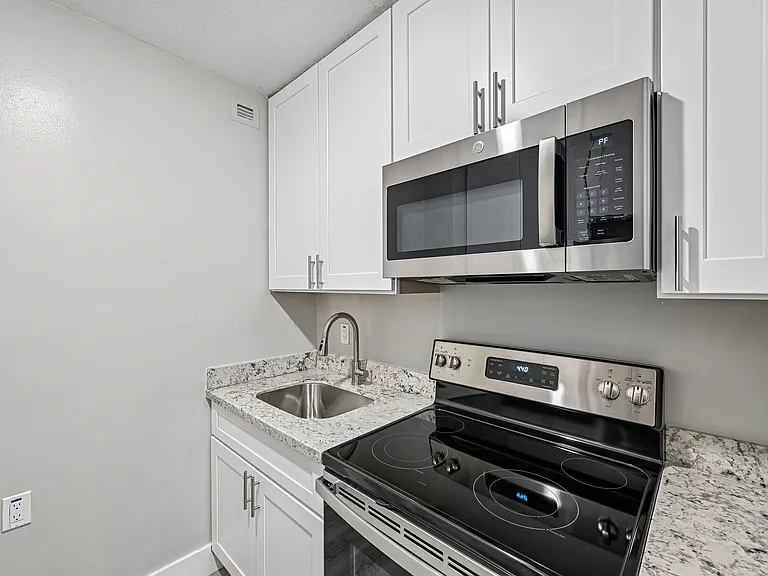 Tower 7 — Photo 28
