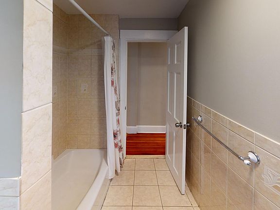 3rd image of 1011 Washington St APT 2A