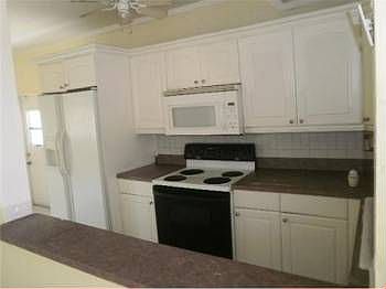 3rd image of 3012 Lake Ave