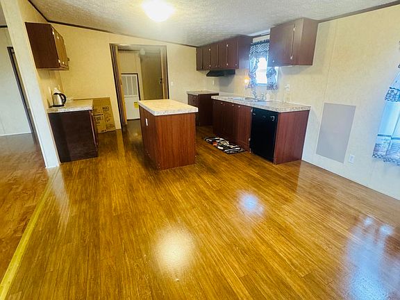 5th image of 165 Landon Ln