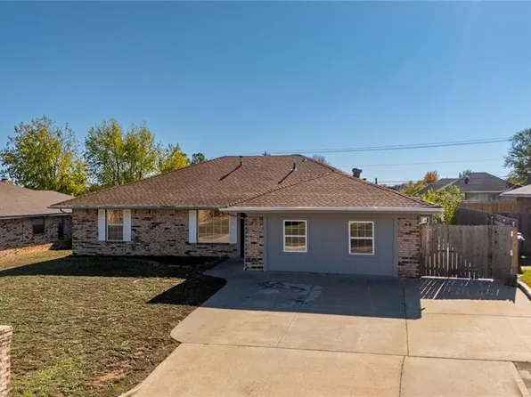 11836 Sagamore Dr, Yukon, OK 73099