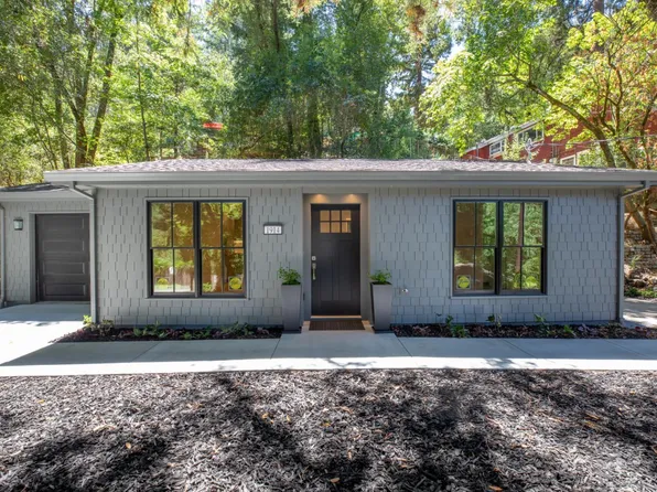 1914 Redwood Drive, Healdsburg, CA 95448