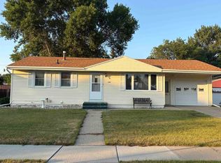 1316 Sunset Blvd, Minot, ND 58703