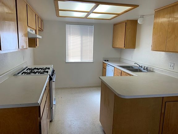 4th image of 3735 W Myrtle Ct