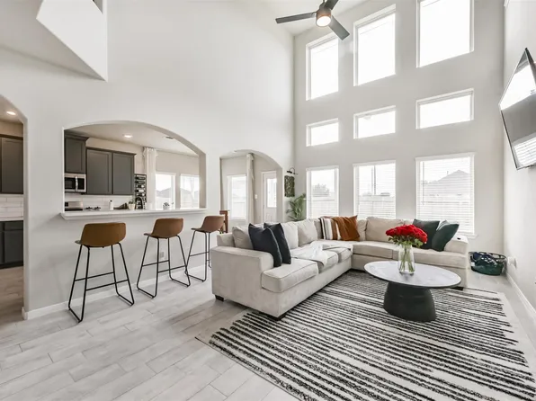 361 Selah Ct, Alvin, TX 77511