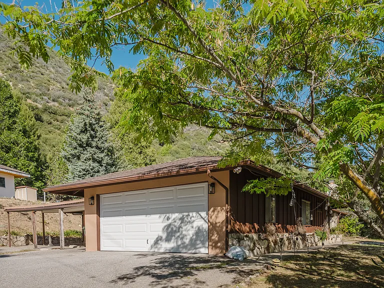 39218 Oak Glen Rd — Photo 1
