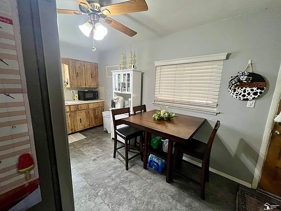 4th image of 2071 Maplecrest Dr