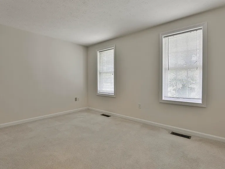 4 Myopia Ln — Photo 24