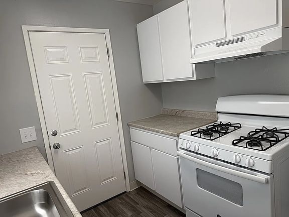2nd image of 1851 Woodland Ave #1851