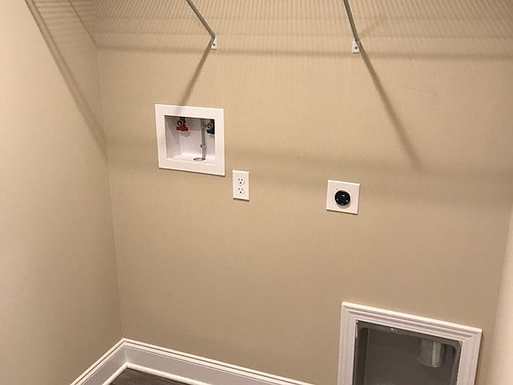 5th image of 8624 Barbee Ln