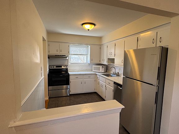 4th image of 40 Whitestone Rd