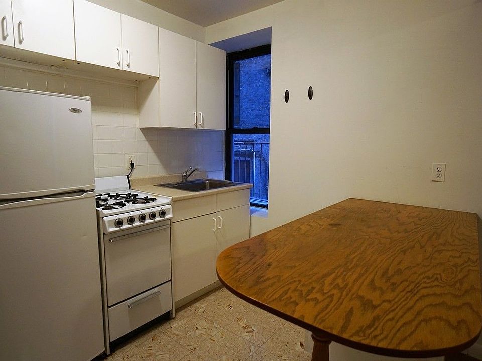 2nd image of 536 E 82nd St APT 5A