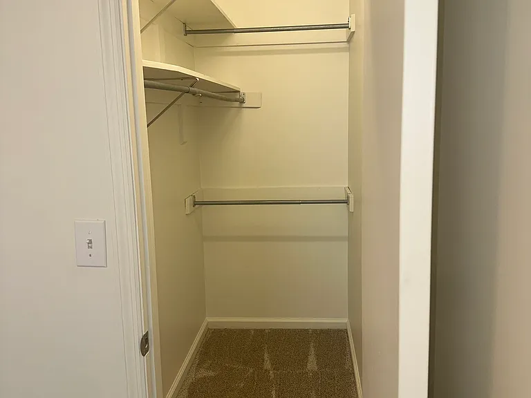 228 Maple St #G — Photo 6