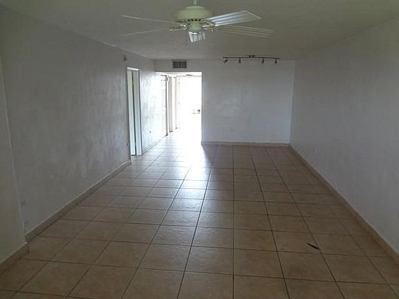 3rd image of 441 NE 195 St 105 #105