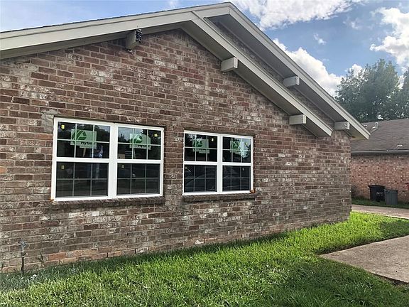 3rd image of 14520 Woodforest Blvd #A