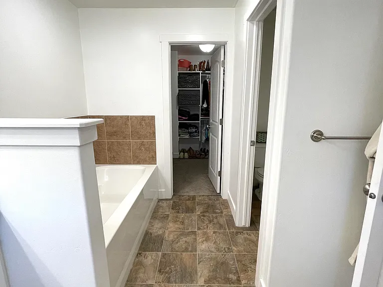 1276 N Willowbrook Ln — Photo 4