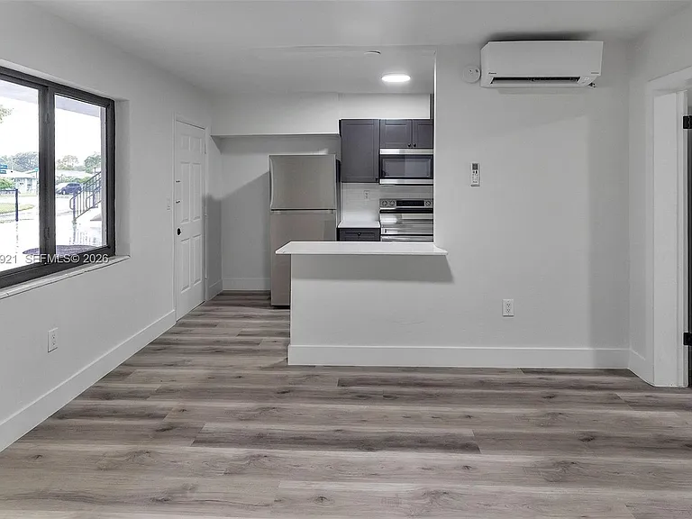 4037 SW 65th Ave #2 — Photo 4