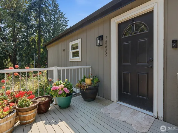 18689 2nd Avenue NE, Suquamish, WA 98392
