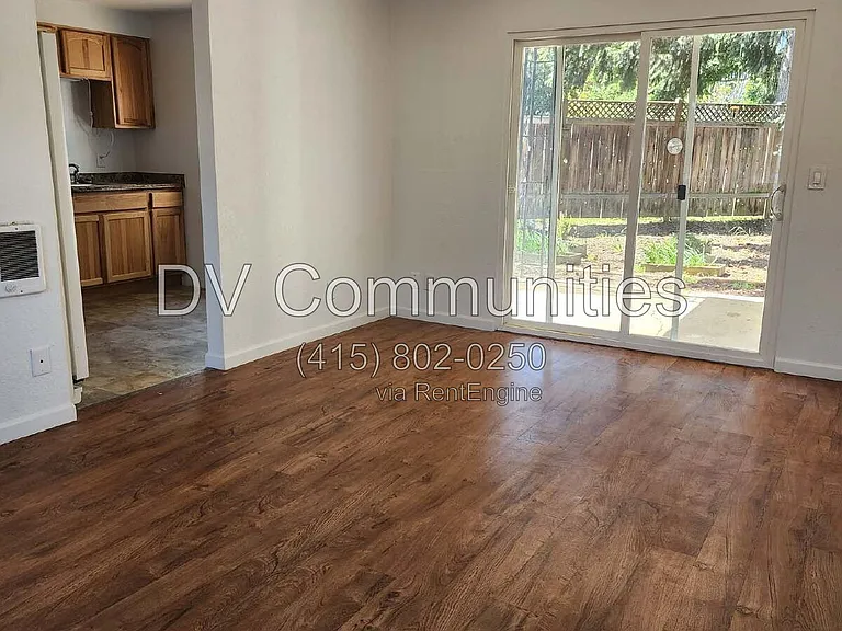 101 N 10th St #13 — Photo 8