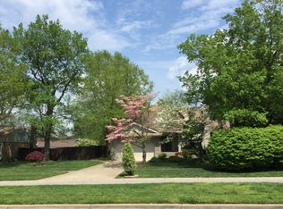 9111 Raintree Dr, Louisville, KY 40220