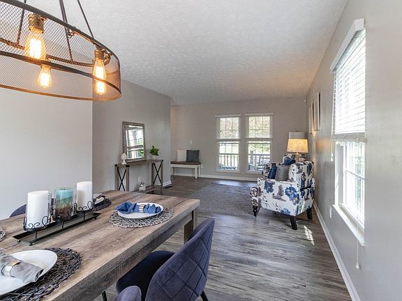 5th image of 7871 Hollow Oak Ct