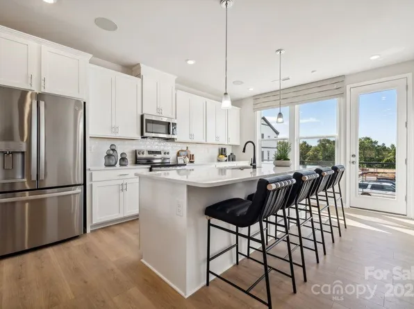 5051 Westmead Ln, Charlotte, NC 28262