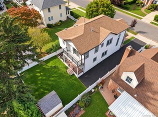 88 Dyckman Avenue, New Hyde Park, NY 11040