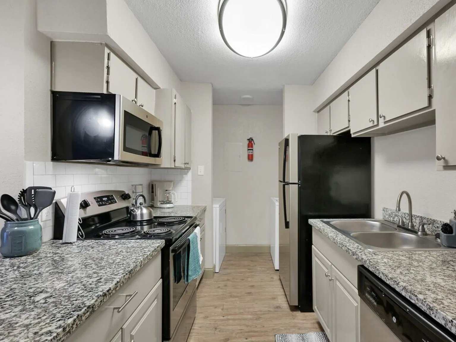 Willowbrook Apartments — Photo 1