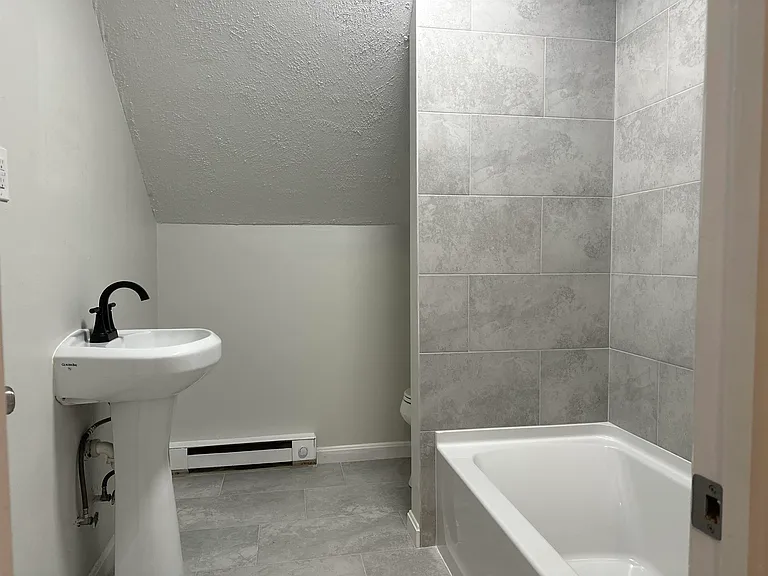 60 Whitney St #3 — Photo 4
