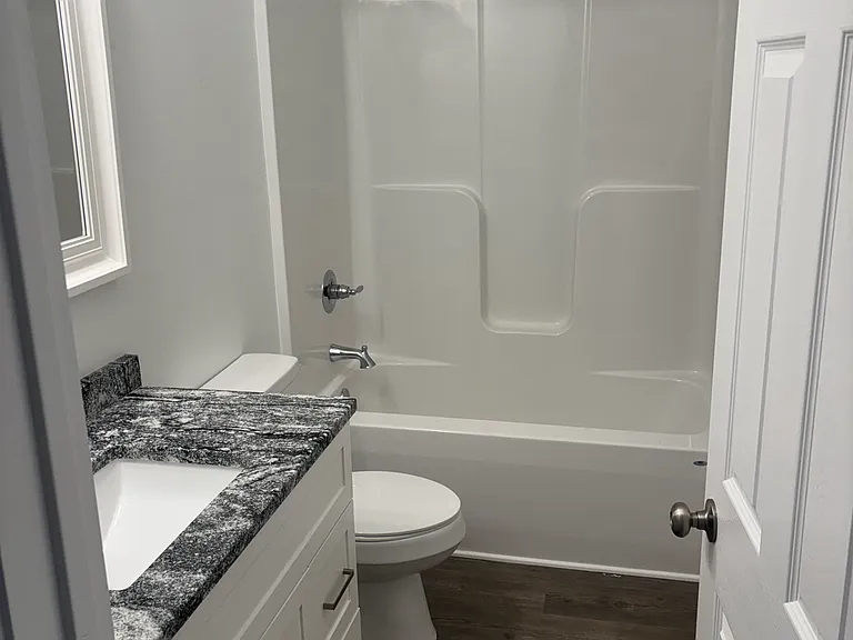 1113 Grove St — Photo 2