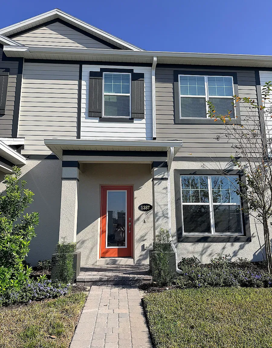 3 bed, 2.5 bath, 1691 sqft, $2,205 — Photo 1