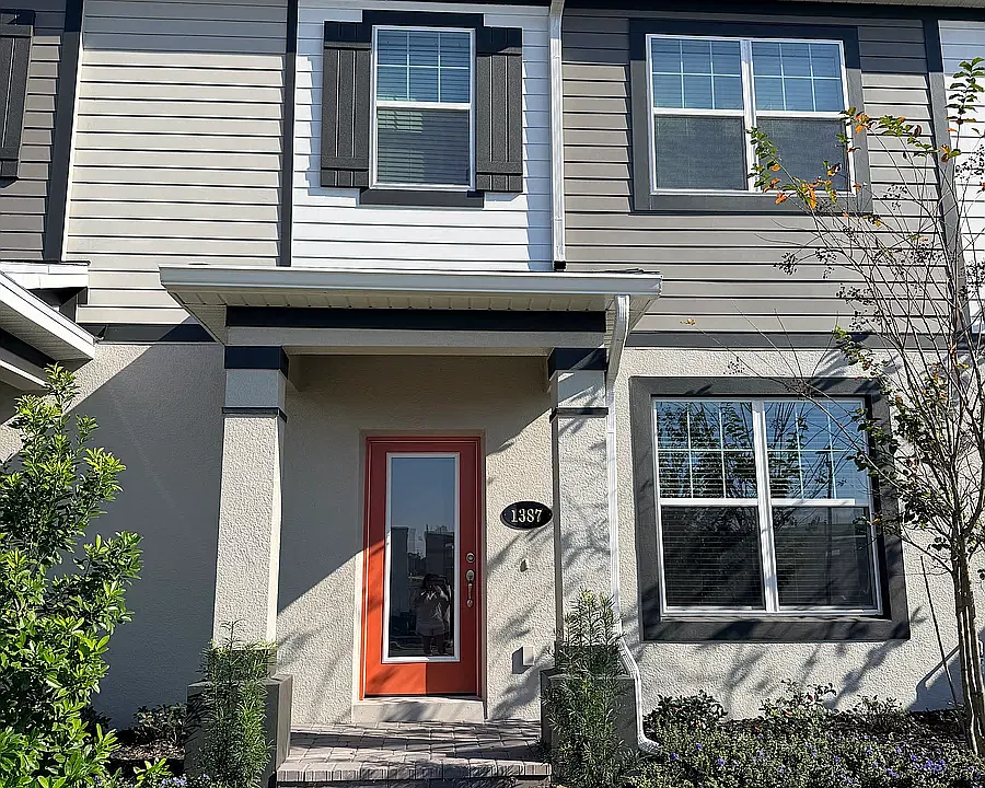 1387 Mount Royal Dr