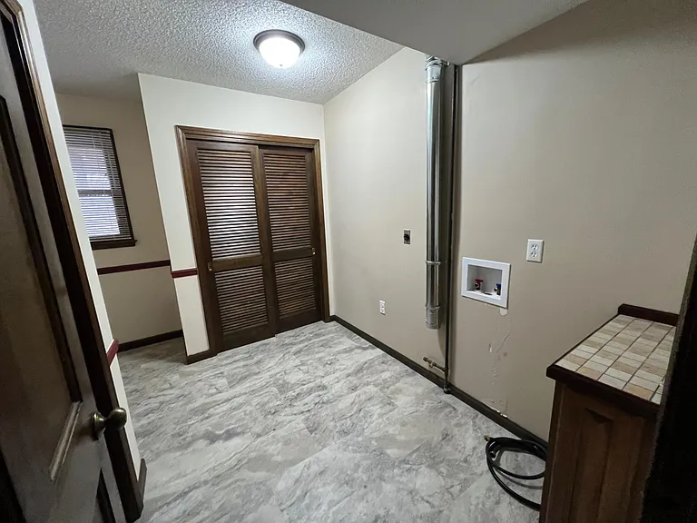 5921 SW 28th Ter — Photo 18
