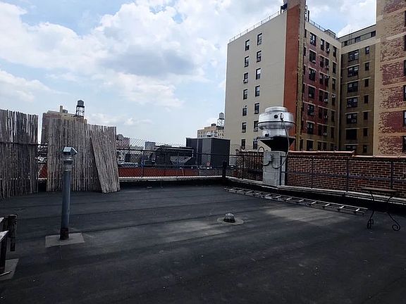 2nd image of 256 W 108th St APT 6D